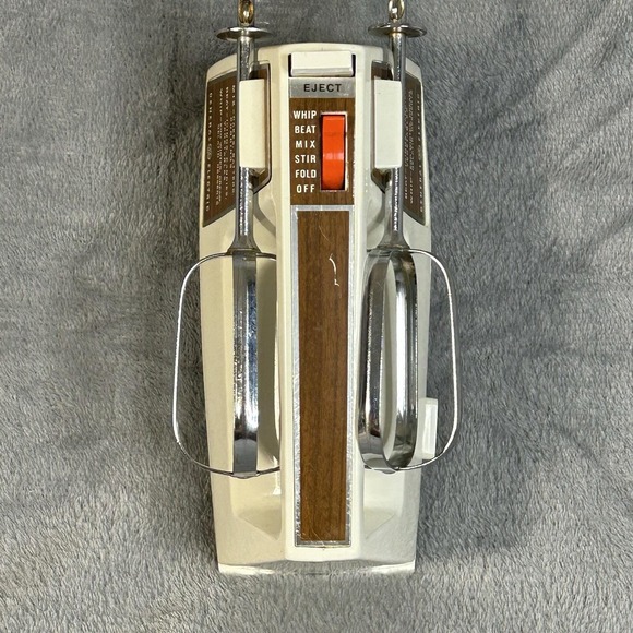 Vintage General Electric Hand Mixer D3M22 WH USA Tested Works Retro Brown Panel - Picture 7 of 7